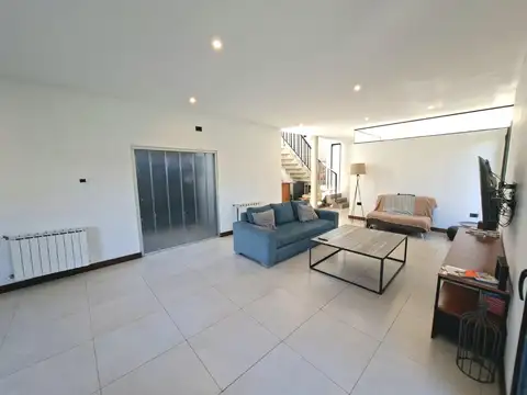 Casa en Alquiler en Joaquin Gorina, $ 2.000.000