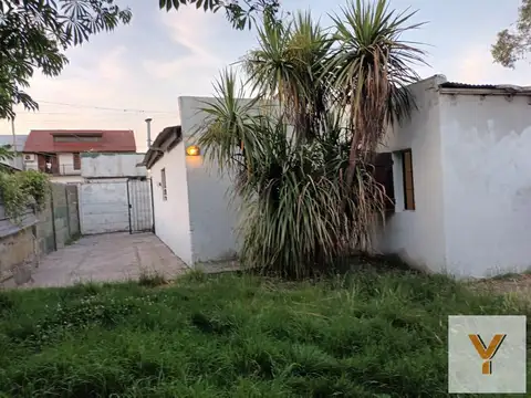 Casa en venta - 2 Dormitorios 1 Baño - Cochera - 300Mts2 - Mar del Plata