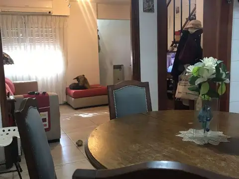Depto Tipo Casa en Venta de 3 ambientes