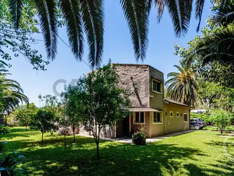 Casa 6 ambientes con 2 baños