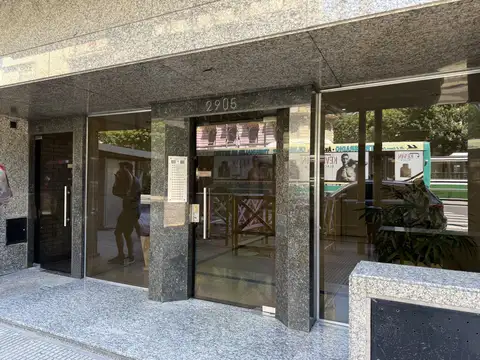 EXCELENTE PROPIEDAD DE 2 AMBIENTES, LATERAL, EDIF DE CATEGORIA EN LA MEJOR UBICACION DE RECOLETA