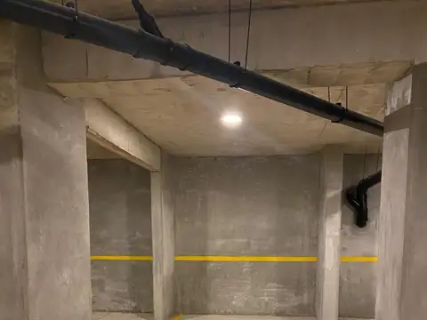 Cochera en Entre Ríos y Mendoza (Rosario Centro) Techada en subsuelo edificio Paseo Mendoza