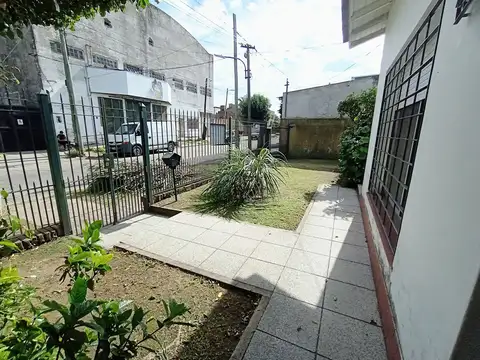 Almirante Brown 1400