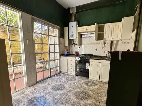 Depto Tipo Casa en Venta en Flores, USD 120.000