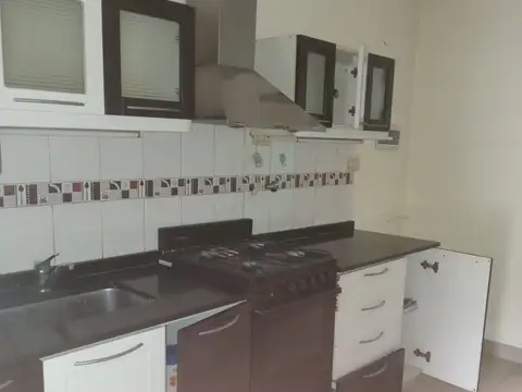 Departamento tipo casa en venta en Villa Celina