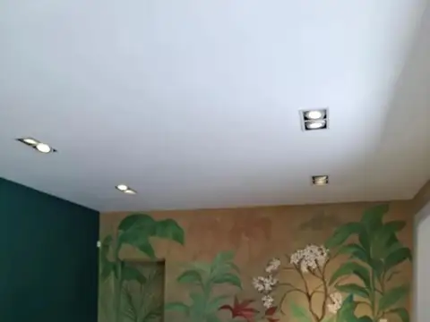 Casa de 8 ambientes vista al lago, alquiler anual.