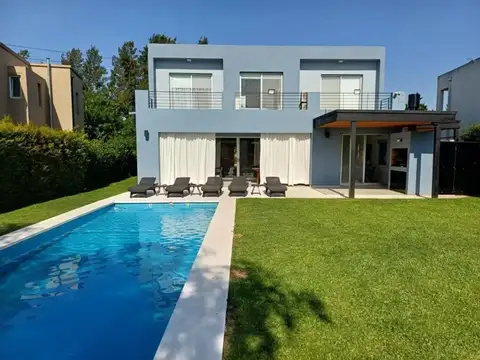 Casa de 8 ambientes vista al lago, alquiler anual.