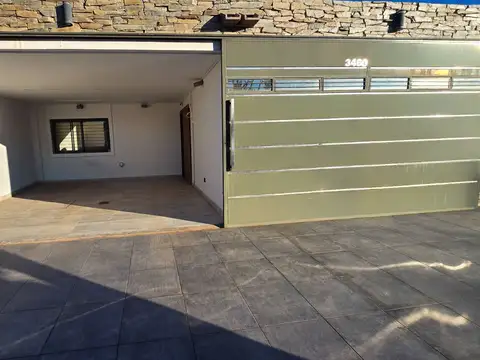 Casa 5 ambientes con 2 baños