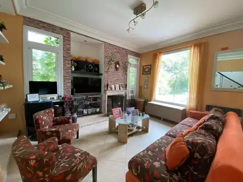 Casa 5 ambientes con 3 baños