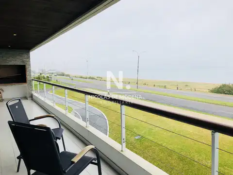 Isabel apartamento en venta 3 dormitorios más dependencia Vista al mar Piscina - Playa Mansa Punta del Este