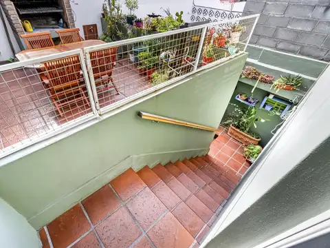 Depto Tipo Casa 5 ambientes con 2 baños