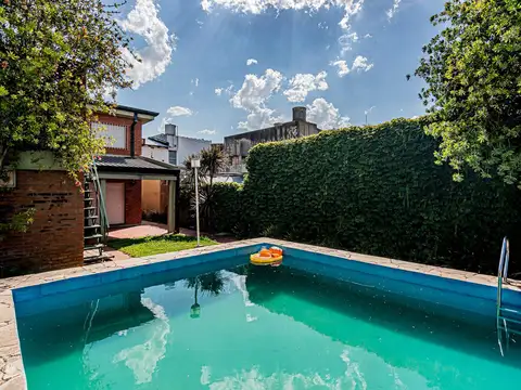 Casa en Venta 3 dormitorios más estudio en La Loma -28 entre 39 y 40 - LA PLATA
