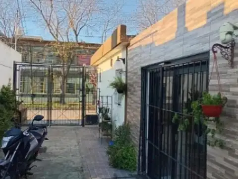 Depto Tipo Casa en Venta con 1 cocheras