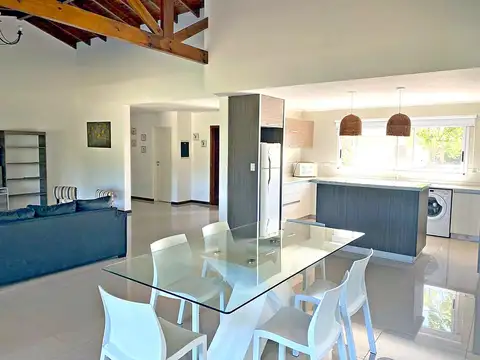 Casa en Alquiler en Countries y Barrios Cerrados en Esteban Echeverria, USD 1.900