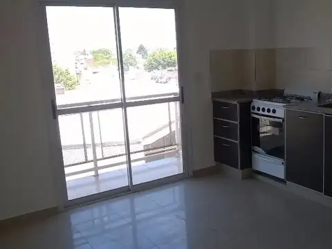 CASEROS CENTRO-ALQUILER- 2 AMB. INST. CON BALCÓN.