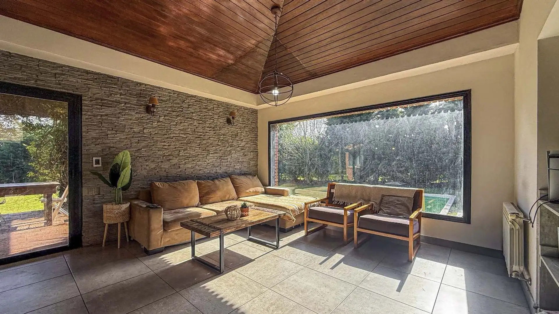VENTA CASA MODERNA 4 AMB EN BARRIO ARENAS DEL SUR