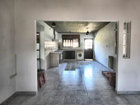Casa 3 ambientes con 1 baño