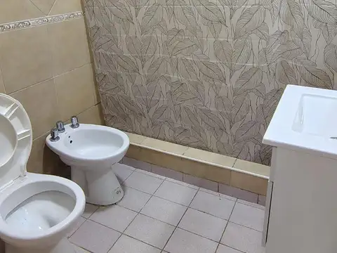 Depto Tipo Casa en Alquiler en Villa Dominico, $ 700.000