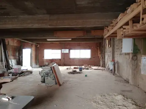 Galpon en Venta 25  mts Fondo