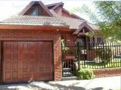 Venta Casa 3 Ambientes con quincho y pileta