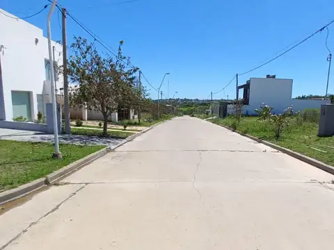 Terreno en Venta 30  mts Fondo