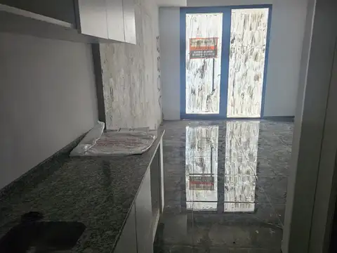 Local en Alquiler Via Púb.