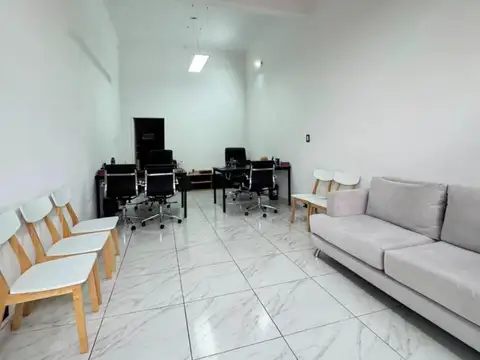 Amplio local con sótano