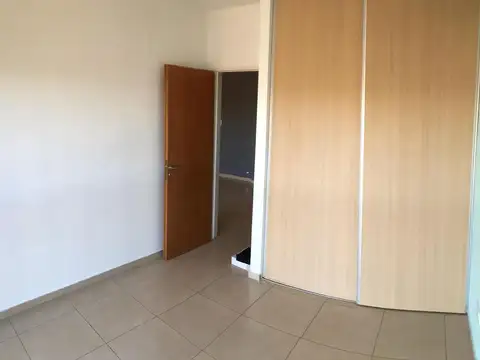 VENTA DEPTO 2 AMB Y COCHERA MERLO NORTE