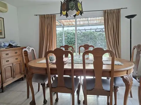 Casa en Venta con 4 cocheras