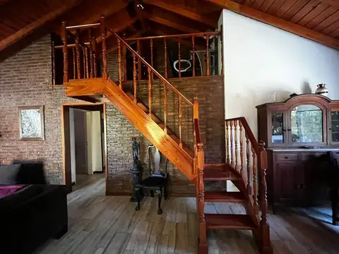 Casa 6 ambientes con 2 baños