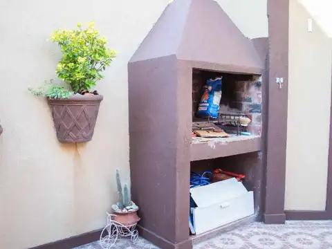 Depto Tipo Casa en Venta con 2 cocheras