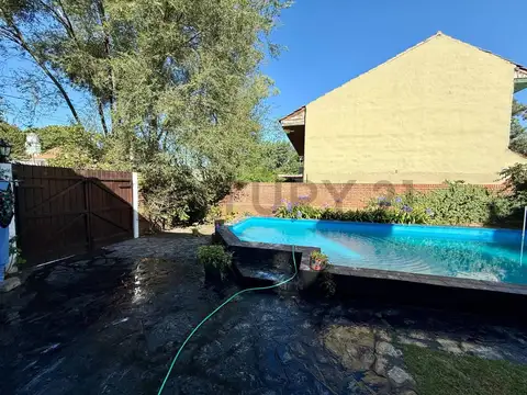 Casa 5 ambientes con 2 baños