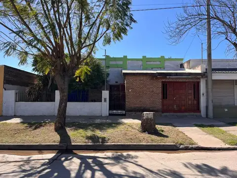 VENTA/CASA/CERES/A REFACCIONAR/OPORTUNIDAD