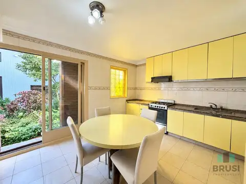 Casa 6 ambientes con 3 baños