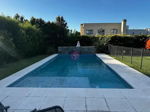 Casa  en Venta en Santa Guadalupe, Pilar del Este, Pilar