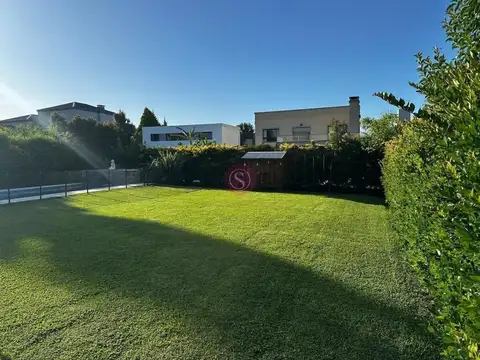 Casa en venta en Barrio Santa Guadalupe Pilar del Este 100