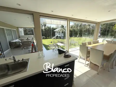 Casa en Venta con 1 cochera