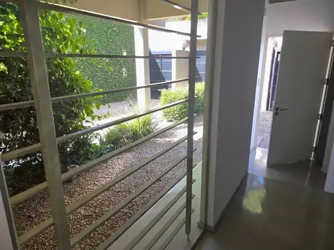 Depto Tipo Casa en Venta con 1 cocheras