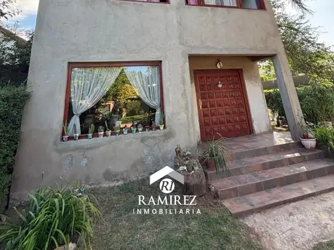 CASA EN VENTA – VILLA DEL DIQUE (ZONA CÉNTRICA)