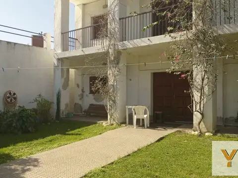 Casa en venta - 3 Dormitorios 4 Baños - Cocheras - 633Mts2 - Pergamino