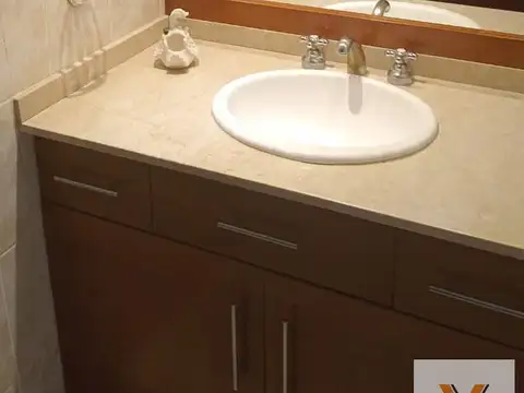 Casa en Venta con 5 cocheras