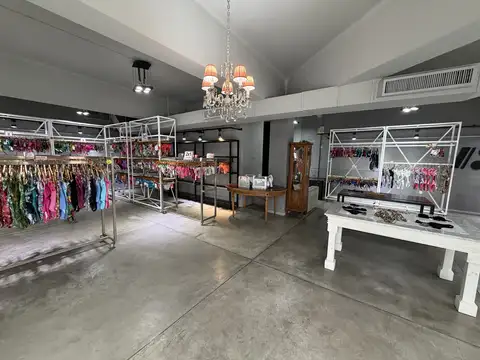 Local en Alquiler en Villa Urquiza, $ 4.000.000