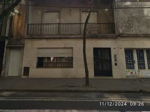 IMPORTANTE INMUEBLE MULTIPLES USOS 