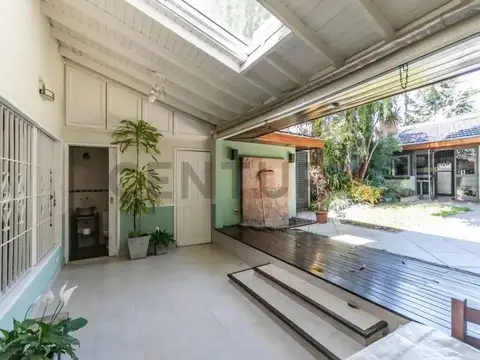 Casa 5 ambientes con 2 baños
