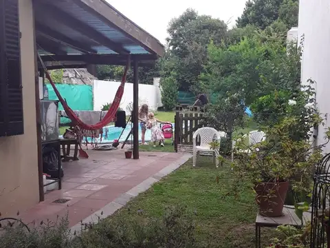 Casa 5 ambientes con 3 baños