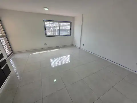 Cesio 200, Piso 1