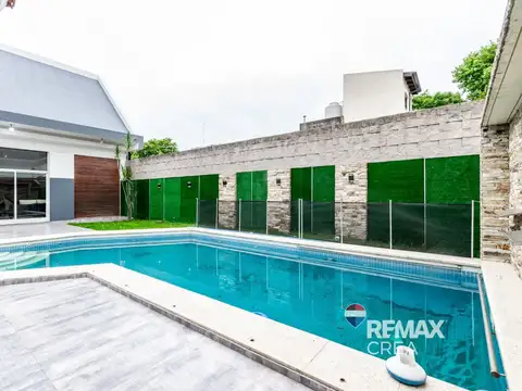 Venta Casa de 8 amb Pileta Climatizada Devoto