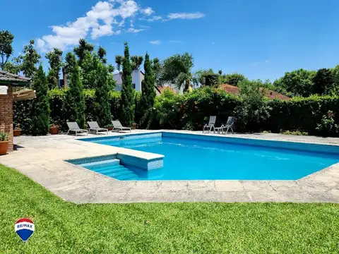 Casa en Venta con 2 cocheras