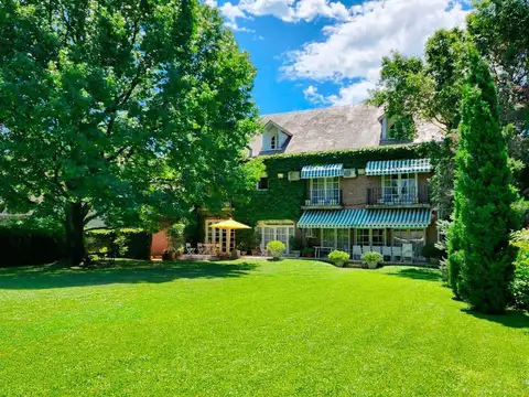 VENTA CASA LA LUCILA /V. LOPEZ- 1669 MTS DE JARDIN
