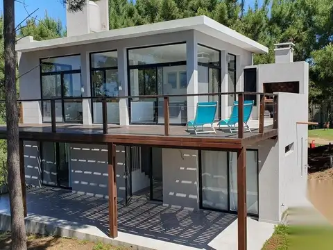 Casa en Venta - 3 Dormitorios 2 Baños - 195mts - Senderos IV